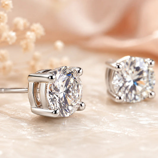 SENTO Eros Pure moissanite studs close-up macro four-prong basket setting D VVS1