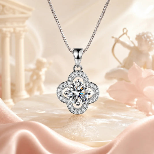 SENTO Eros Clover pendant side angle showing open-frame clover halo design